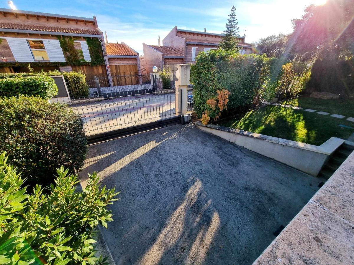 Nueno Villa Guara Golf Y Pool Comotucasa מראה חיצוני תמונה